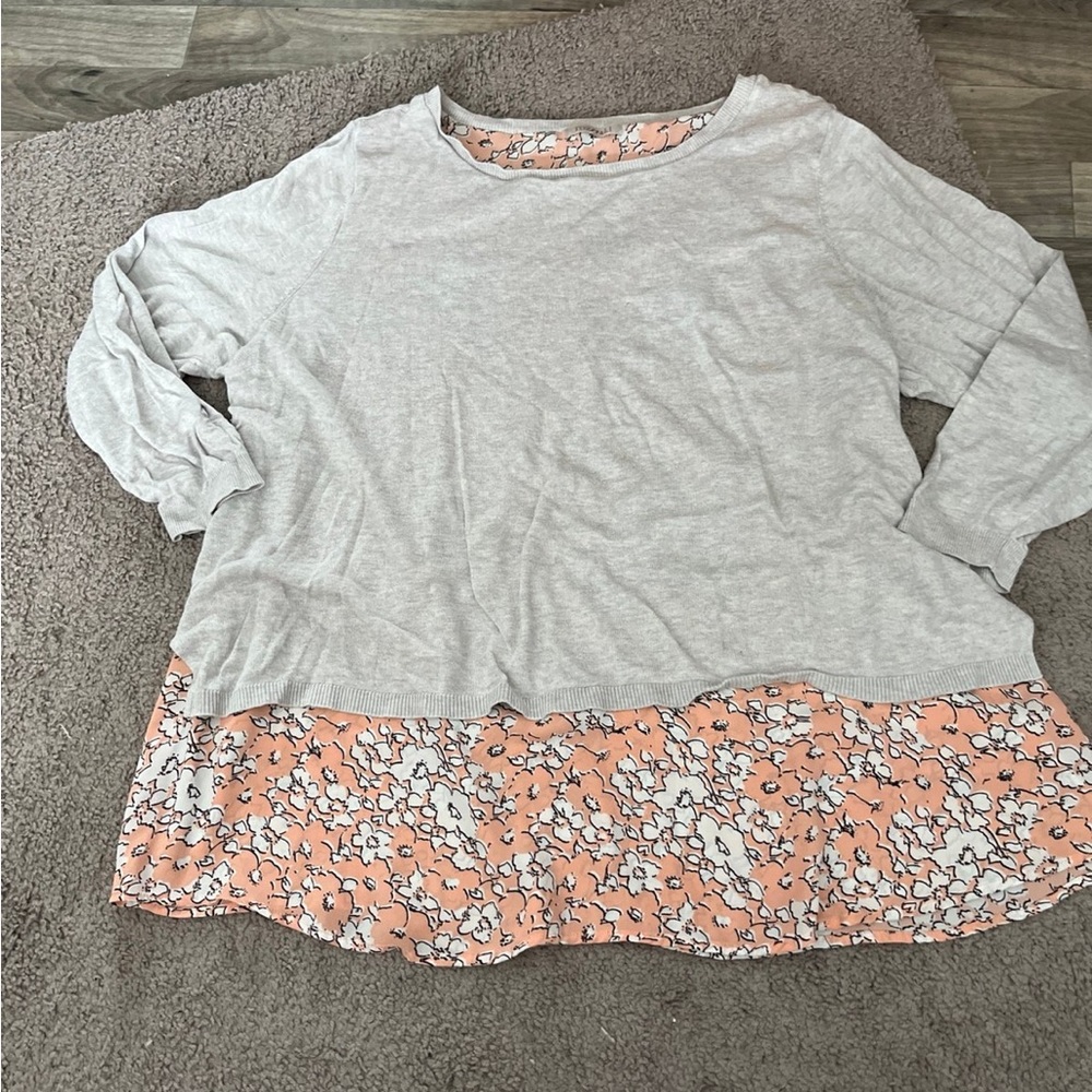 Roz and Ali grey floral sweater blouse